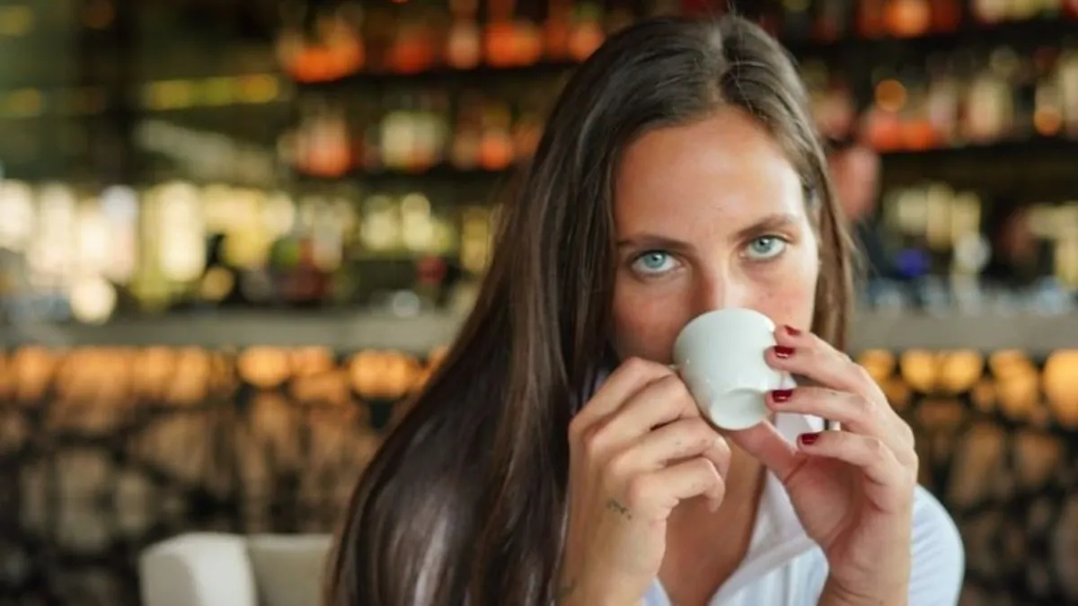 Baba-kız pozuna Zehra Çilingiroğlu’nun güzelliği damga vurdu! Paylaşıma ilk yorum Hülya Avşar’dan!