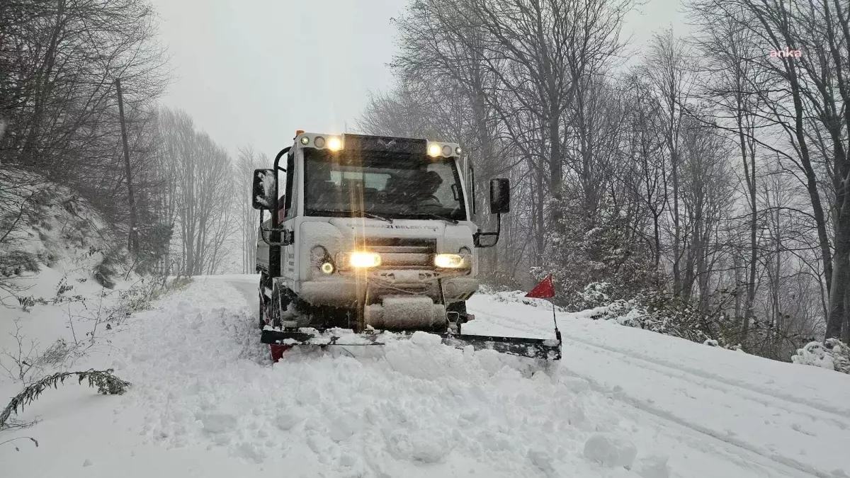 Bursa’da Karla Mücadele Ekipleri 24 Saat Hizmette