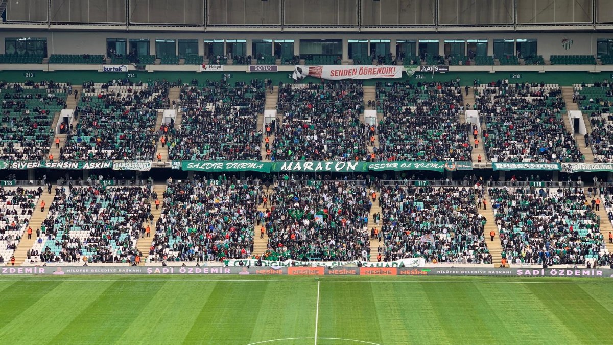 Bursaspor, Bulvarspor’u üç golle geçti! Taraftarı yine yalnız bırakmadı