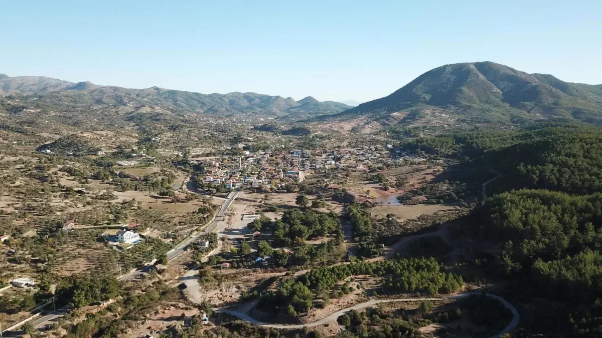 İkiz Kız Kardeşler Tarımda Örnek Oluyor