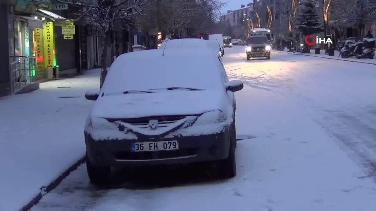 Kars’a Mevsimin İlk Karı Düştü