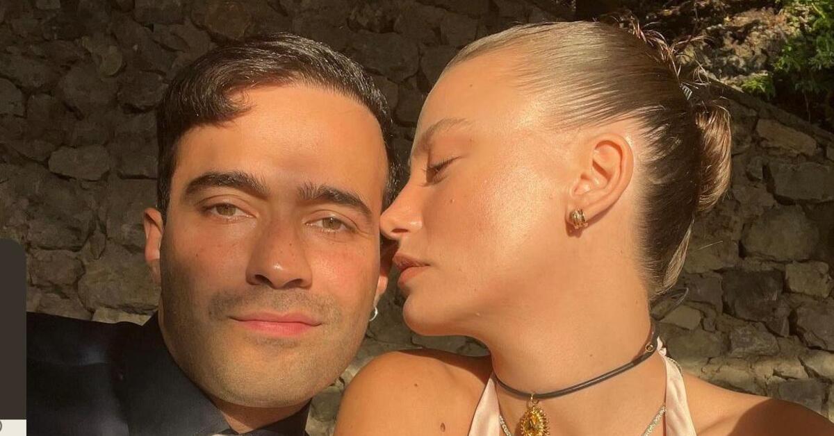 Serenay Sarıkaya’dan “Ayrılmadık” mesajı