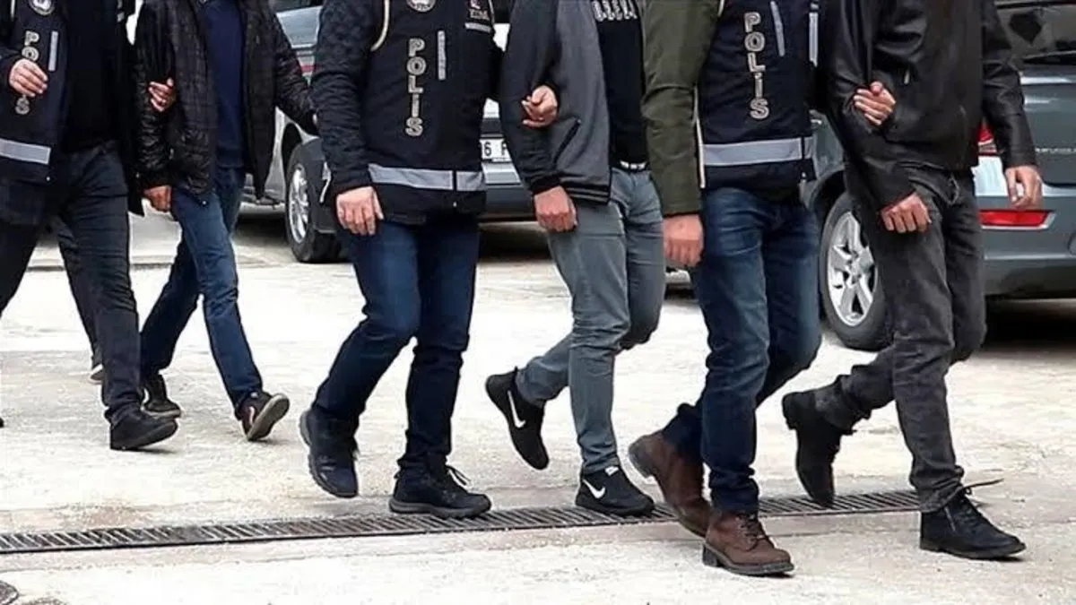 FETÖ’nün soru hırsızlarına operasyon
