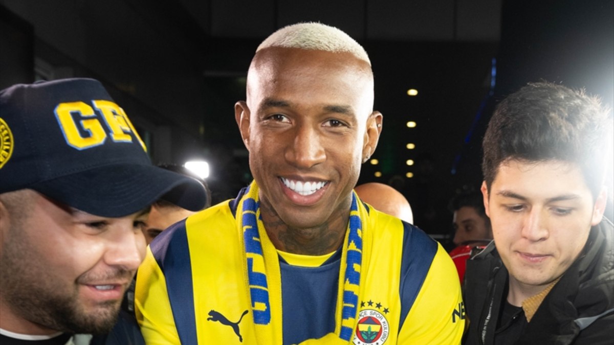 Anderson Talisca, Fenerbahçe formasını giydi