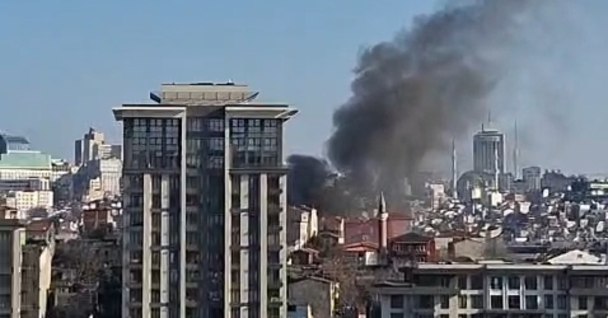 Beyoğlu’nda korkutan yangın!