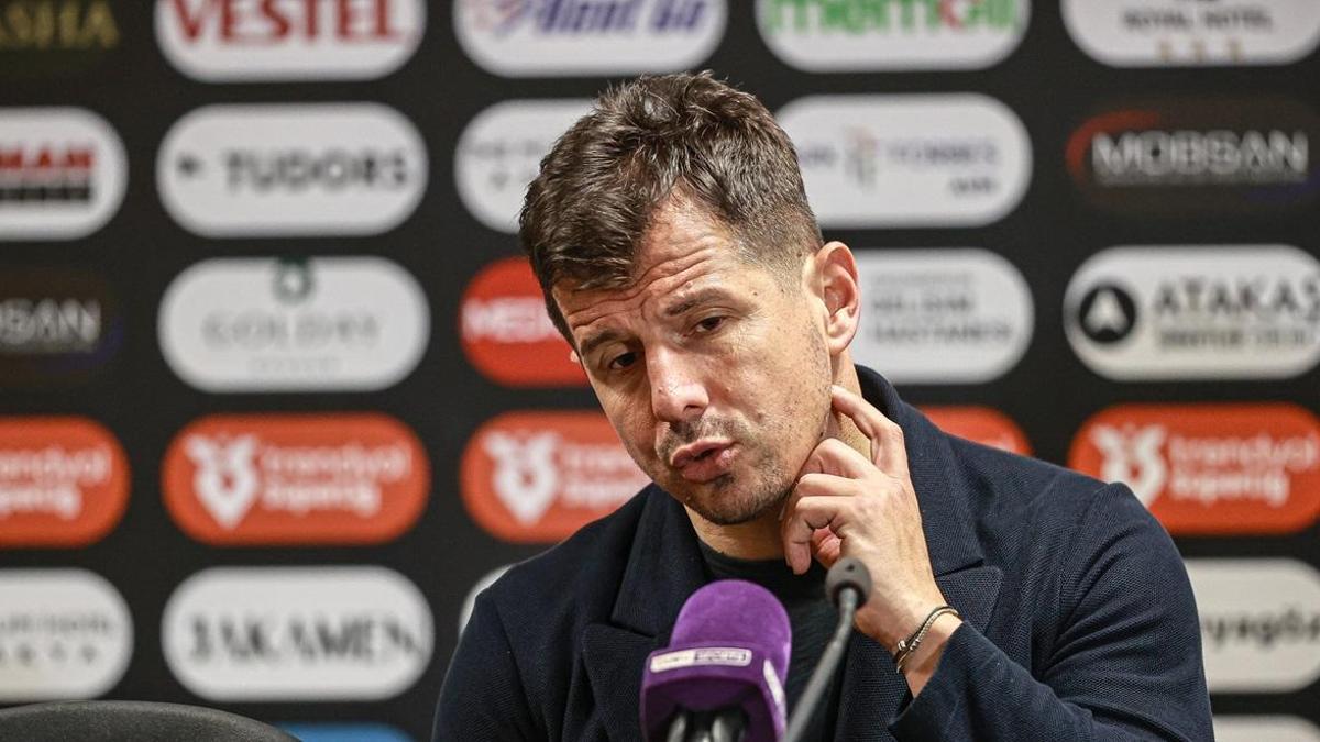 Hatayspor’u 3-2 mağlup eden Antalyaspor’da teknik direktör Emre Belözoğlu galibiyeti değerlendirdi!