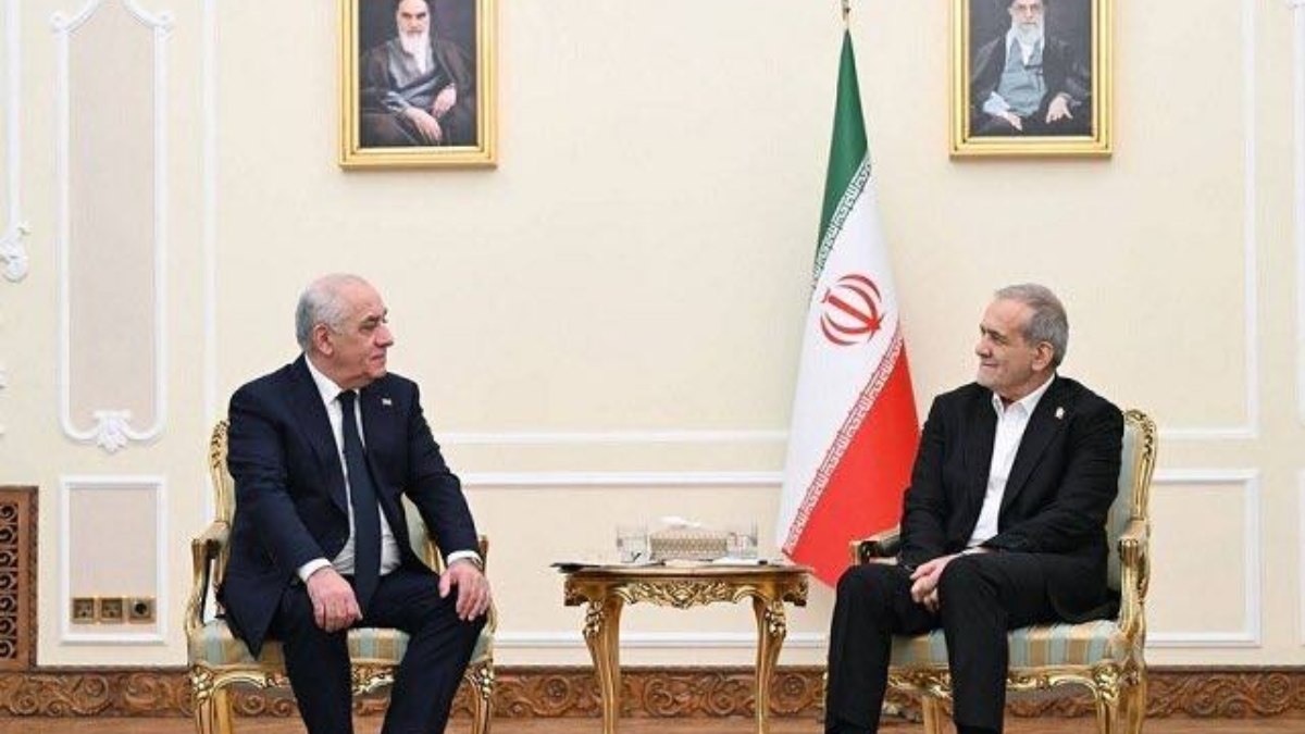 Mesud Pezeşkiyan, Azerbaycan Başbakanı Esedov’u Türkçe karşıladı