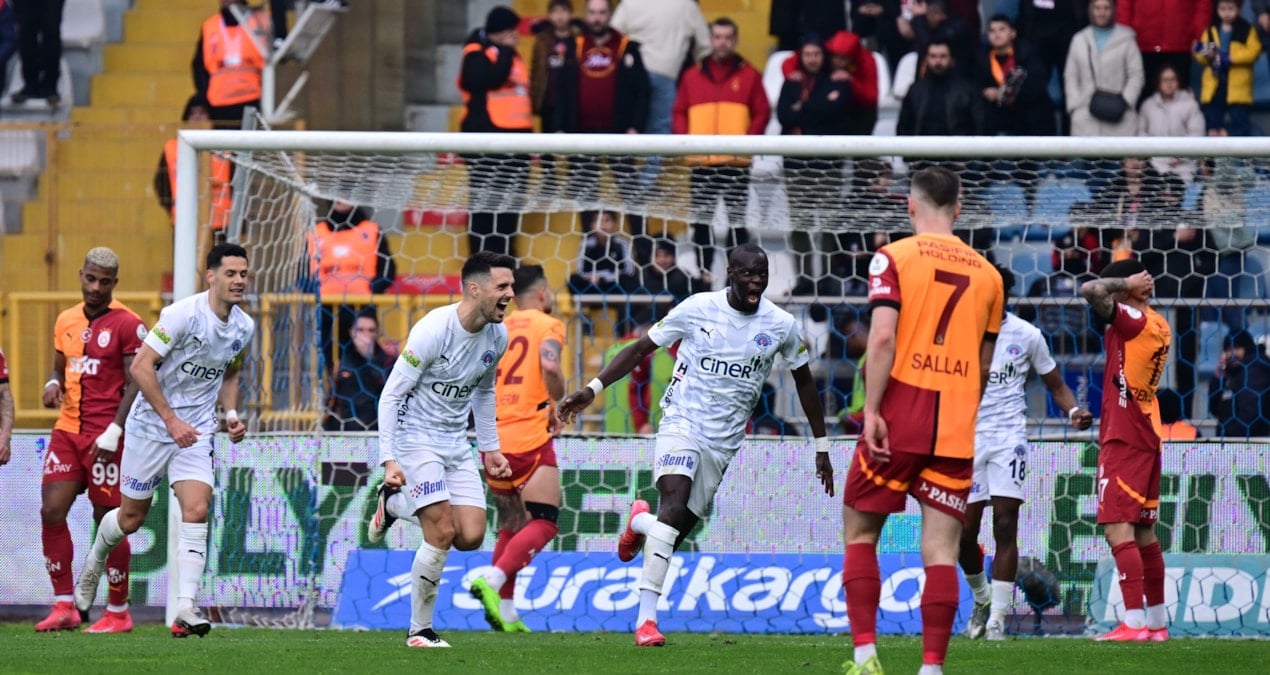 Kritik maçta gol yağmuru! Galatasaray’a ‘Paşa’ çelmesi