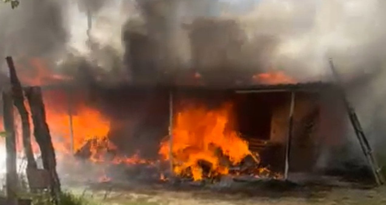 Eşi ölen 2 çocuk annesinin evi yandı, komşuları yardım çağrısında bulundu