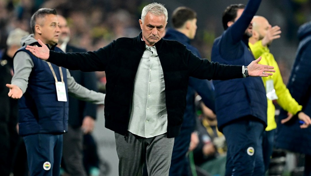 Mourinho’ya tepki: “ModasÄ± Ã§oktan geÃ§miÅ biri”
