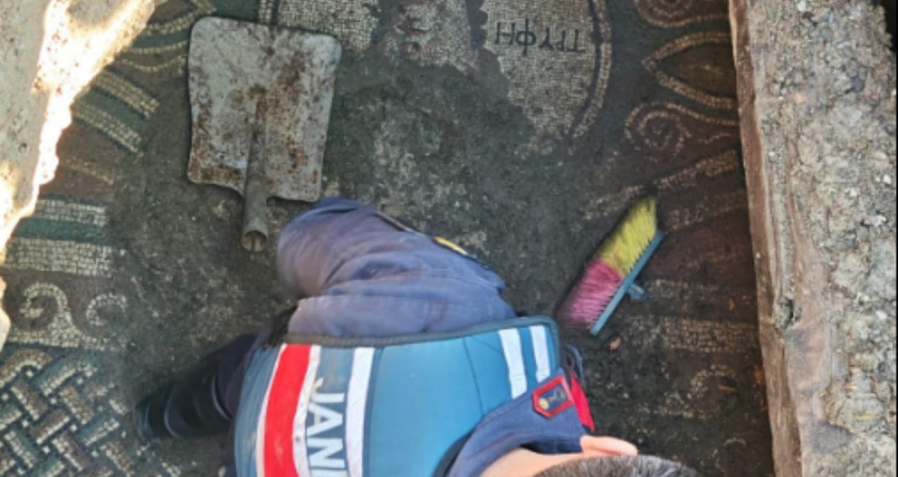 Kaçak kazı yapıp bir de sosyal medyada paylaşmışlar!